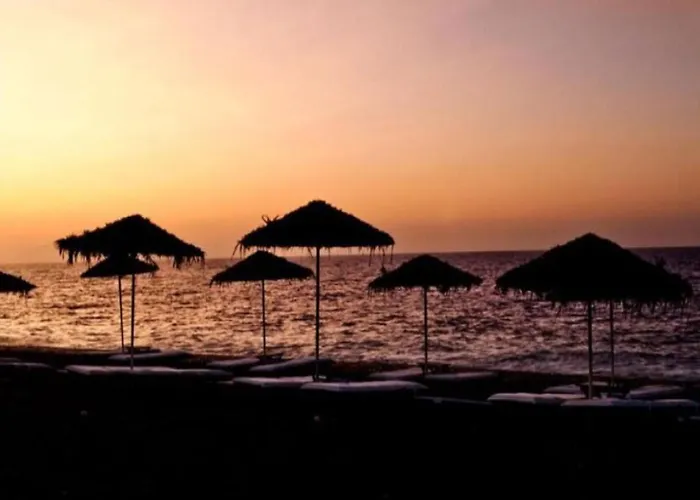 Dafnes 2 * Playa de Perivolos